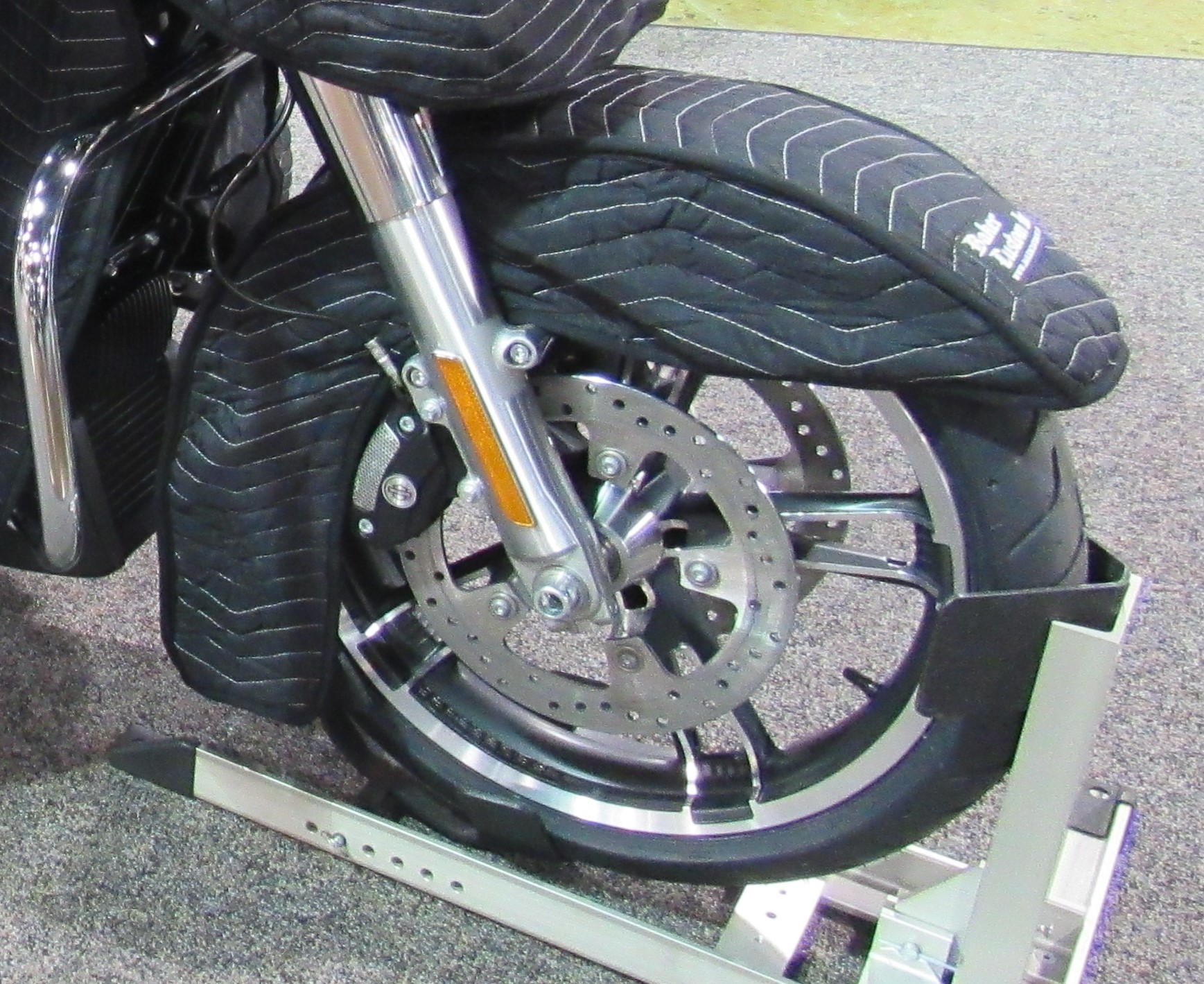HARLEY FRONT FENDER - Click Image to Close